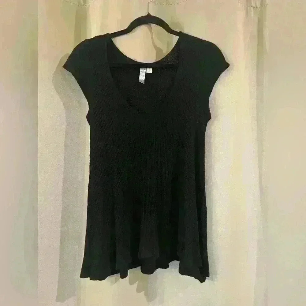 Women’s Black Low Cut Alya Top